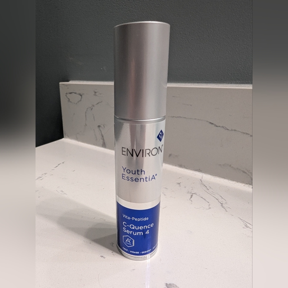 Youth EssentiA C-Quence Serum 4 - Silver and Blue
